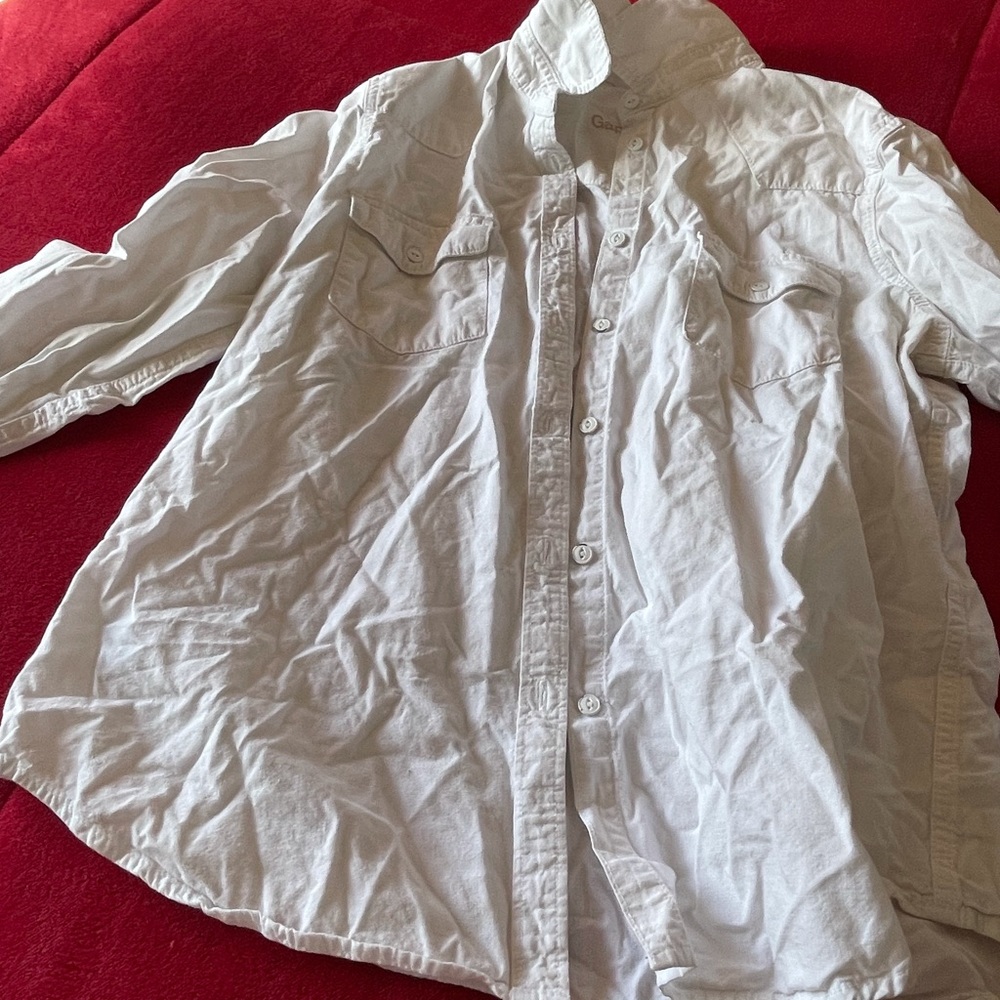 Men’s Gap button up shirt